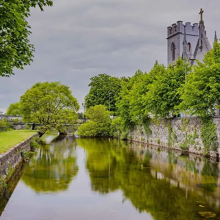 Most Photographed Street In Ireland-best Location Galway